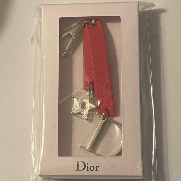 NIB Signature D Logo Keychain - Picture 8 of 10